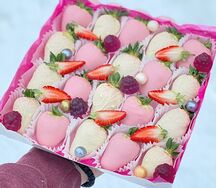 Подарочный набор №12 Клубничка в белом шоколаде