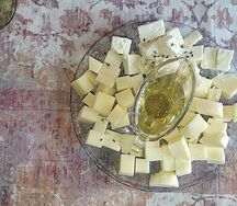 Сырная тарелка с медом