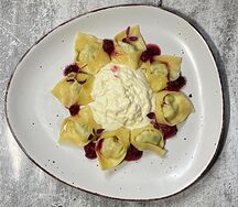 Равиоли с уткой и сырным муссом