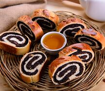 Маковый рулет с изюмом