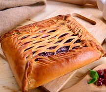 Пирог с брусникой