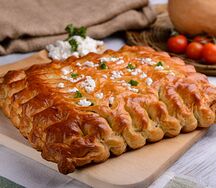 Пирог с творогом и зеленью