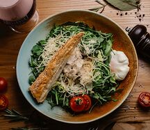 Тёплый салат с куриной печенью