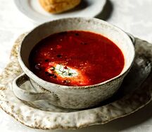 Борщ Столичный с чесночными тостами