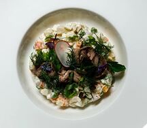Салат Оливье с копченой курицей