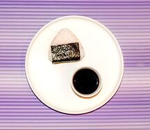 Онигири с креветкой