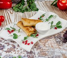 Блинчики с мясом и сметаной
