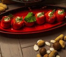 Рулетики из лосося шеф-посола с крем-сыром