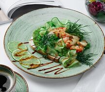 Брускетта с камчатским крабом 