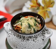 Горячее Картофель запечённый с курочкой под сырной корочкой