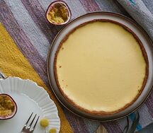 Чизкейк с пюре из маракуйи