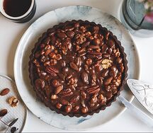 Ореховый тарт с шоколадной карамелью