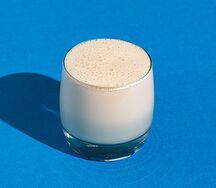 Раф земляничное мороженое с мятой