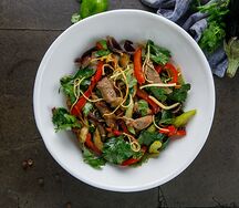 Гриль-салат с бараниной