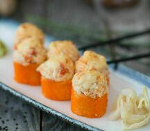 Запеченный ролл с гребешком