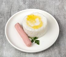 Сосиски с гарниром на выбор