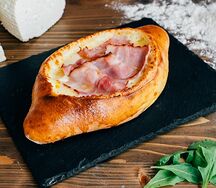 Хачапури по-аджарски с беконом