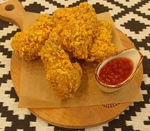 Хрустящие куриные крылья с кисло-сладким соусом
