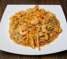 Рисовая лапша Пад тайс курицей и креветками