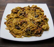 Яичная лапша со свининой