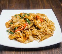 Лапша Удон с курицей и овощами