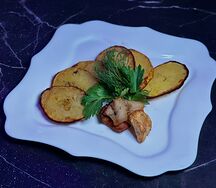 Картошка в тандыре с салом