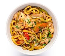 Wok лапша с курицей, грибами и сливками №1