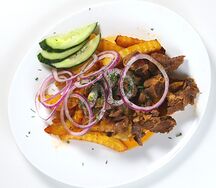 Острое мясо с картофелем фри