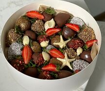 Бокс с клубникой в шоколаде №27