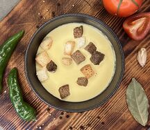 Овощной крем-суп с сухариками