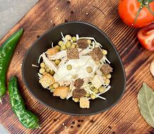 Салат с отварной курицей и капустой