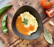 Картофельное пюре с томатным соусом