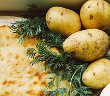 Пирог с картофелем и зеленым луком