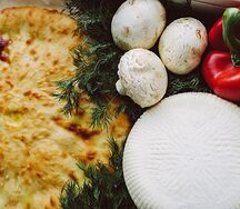 Пирог с курицей, сыром и грибами