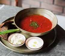 Борщ с томлеными щечками