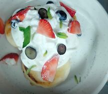Сырники с ягодным соусом