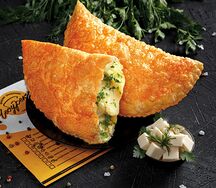 Чебурек постный с картофелем и зеленью