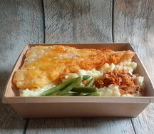 Треска в панировке с картофельным пюре и стручковой фасолью