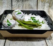Тефтели с рисом и стручковой фасолью