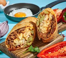 Утренняя чимичанга с говядиной BBQ и сладким перцем