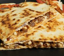 Кесадилья с рубленой говядиной