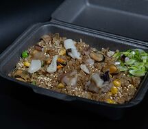 Рис вок с морепродуктами