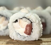 Ролл с курицей и томатом