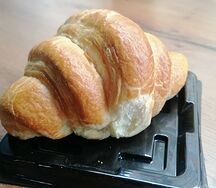 Круассан с карамелью