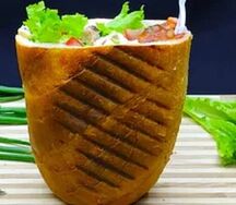 Шашлык по-карски в батоне