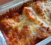Пельмени с индейкой, запеченные под соусом паприкано