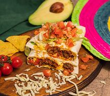Перуанская Casa Dilla с говядиной под сырным соусом