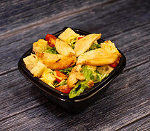 Салат Цезарь с цыпленком