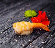 Суши с креветкой