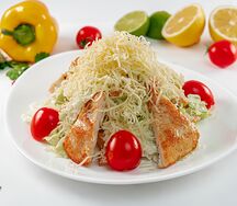 Салат Цезарь с курицей